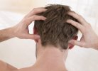 Как проводить лечение гнойников на голове в волосах?