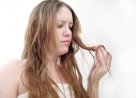 Как поступить, если волосы секутся и выпадают?